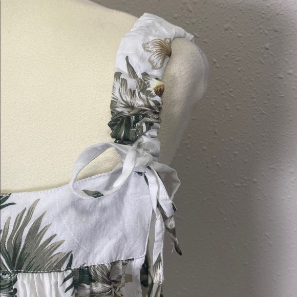 Sunny Island Hawaii White Tropical Floral Maxi Dress Size Medium Boho Tropical - Picture 7 of 10
